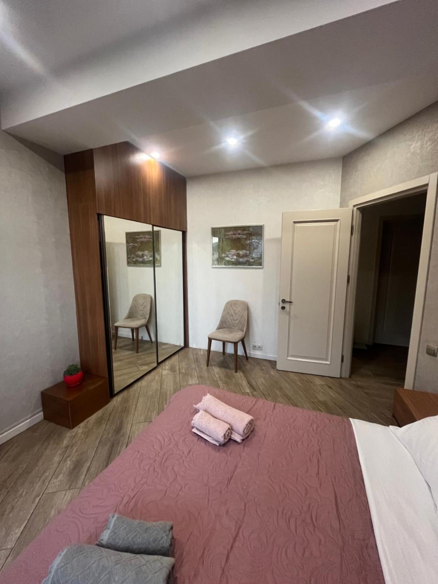 Panorama Khiliani Appartement Tbilisi Buitenkant foto