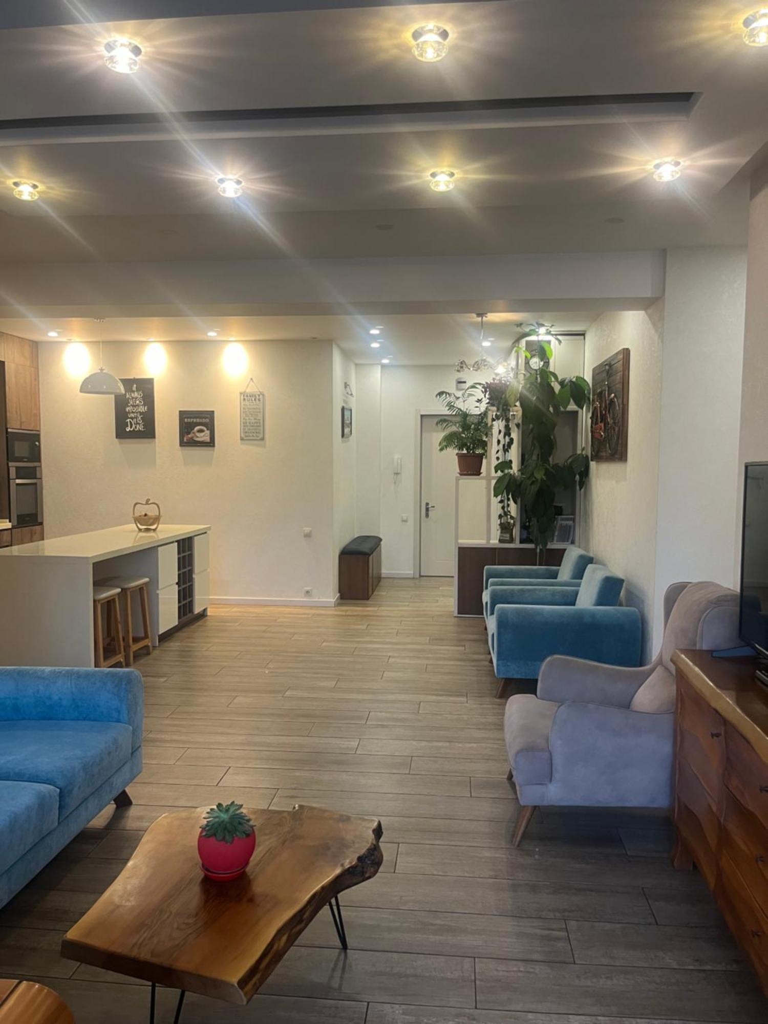 Panorama Khiliani Appartement Tbilisi Buitenkant foto