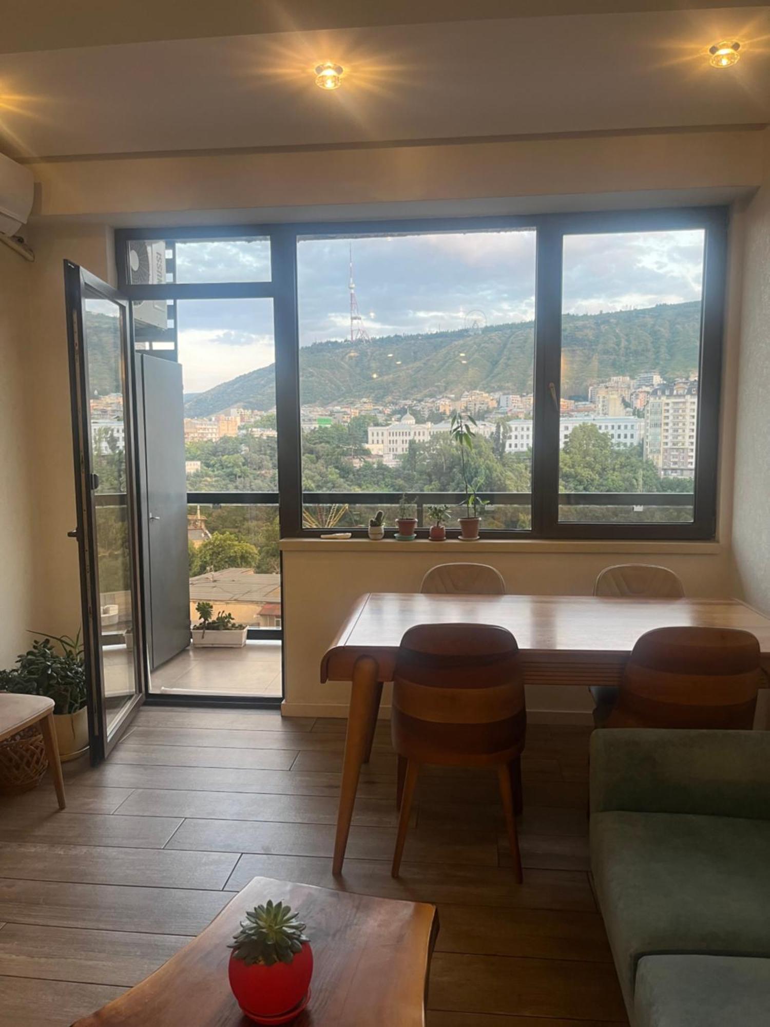 Panorama Khiliani Appartement Tbilisi Buitenkant foto