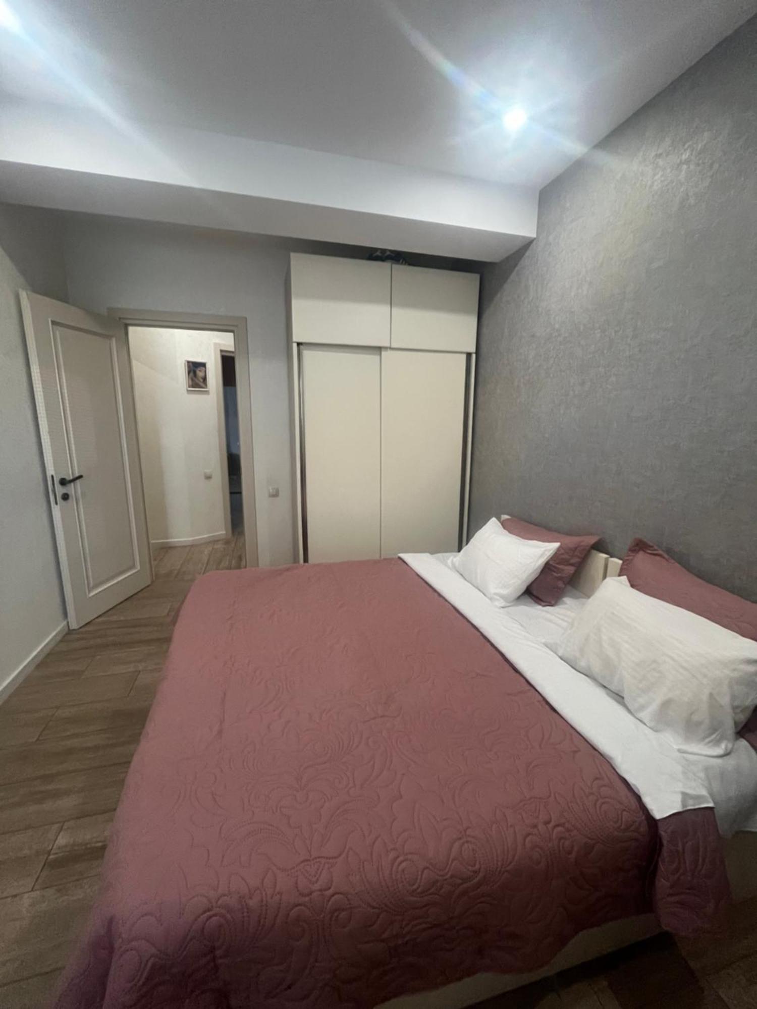 Panorama Khiliani Appartement Tbilisi Buitenkant foto