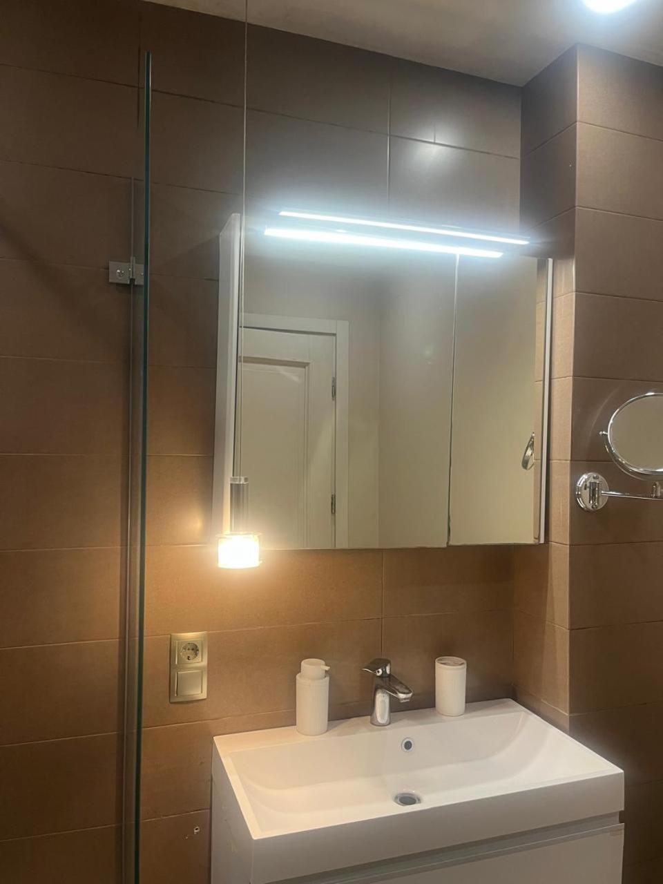 Panorama Khiliani Appartement Tbilisi Buitenkant foto