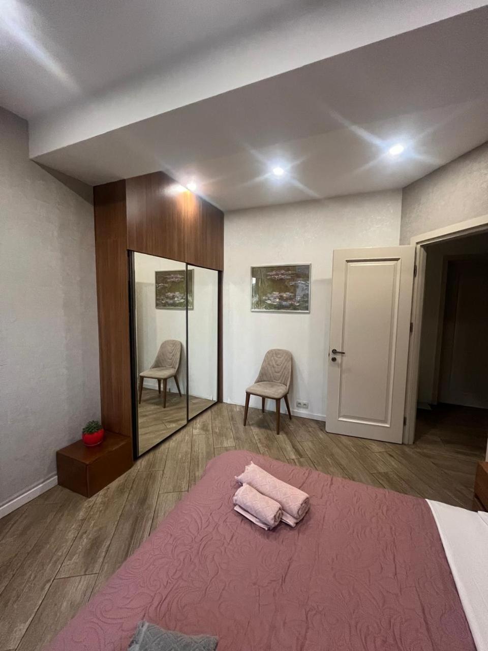 Panorama Khiliani Appartement Tbilisi Buitenkant foto